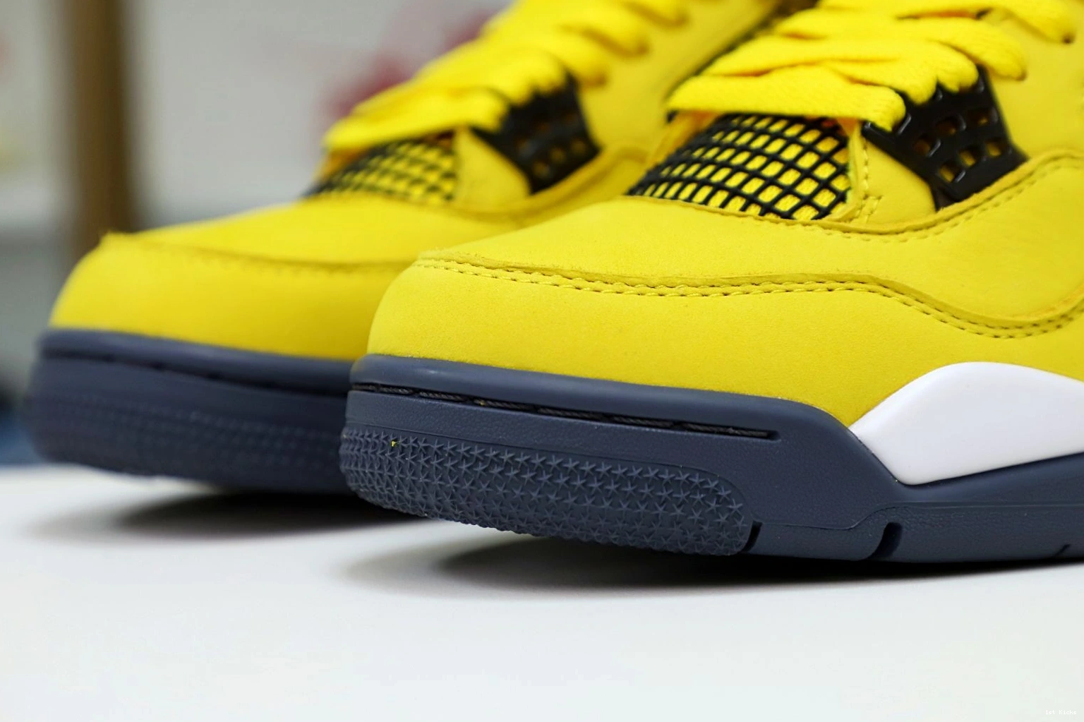 1st Kicks Shoes 4 Kimikick 1992 'LIGHTNING' AIR RETRO AIR JORDAN JORDAN Affordable 1113